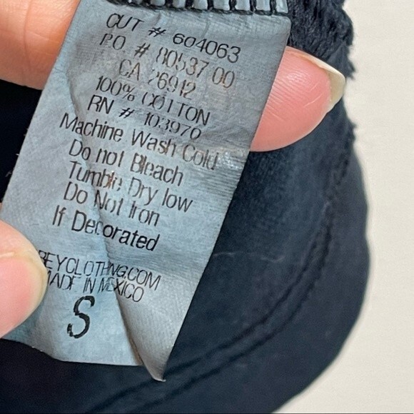 🥑5/$25 OBEY black & white logo t-shirt sz Small - Picture 4 of 5